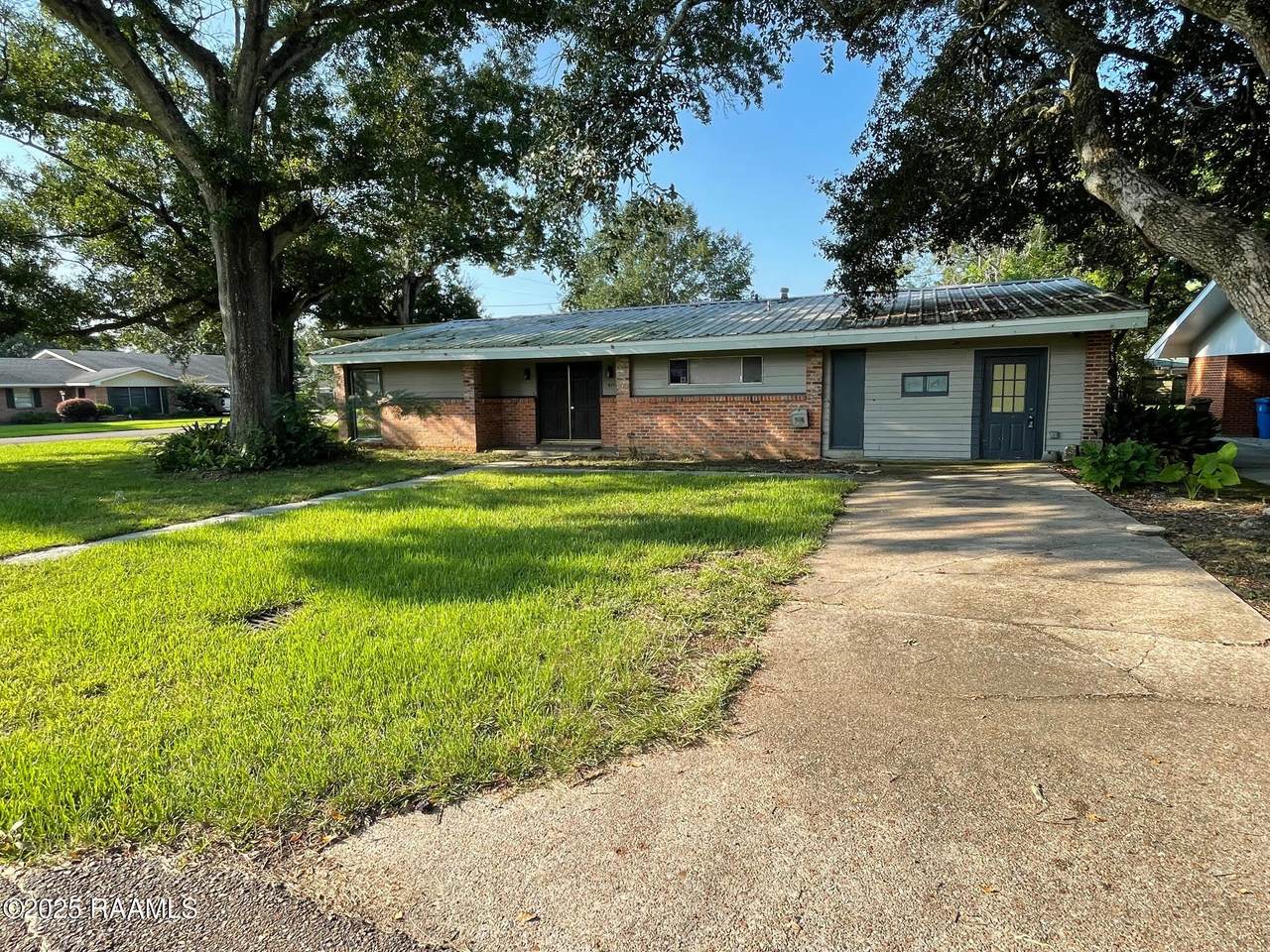4114 South Drive - Photo 1