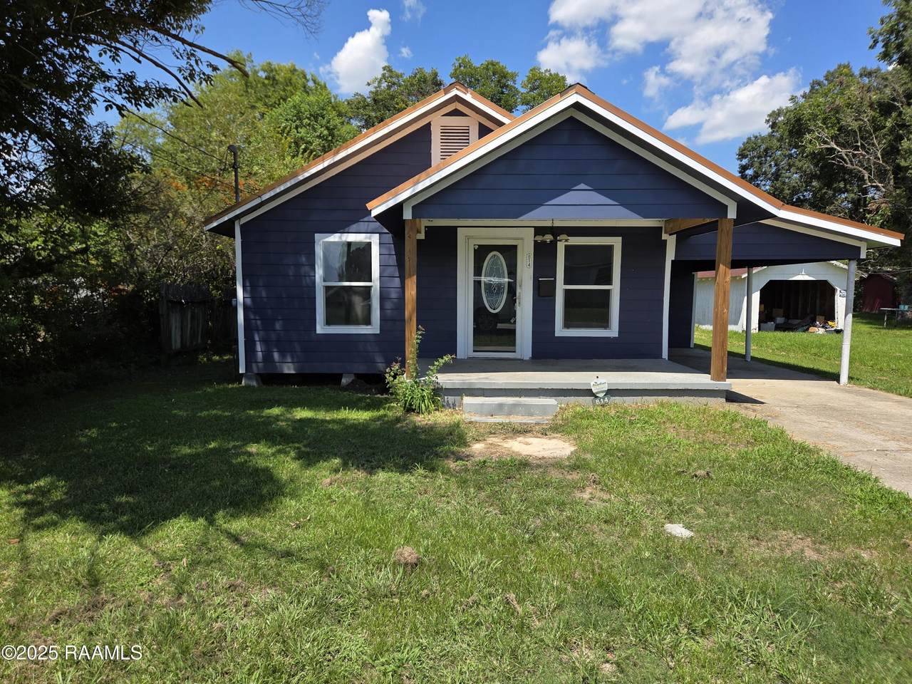 814 Howard Street - Photo 1