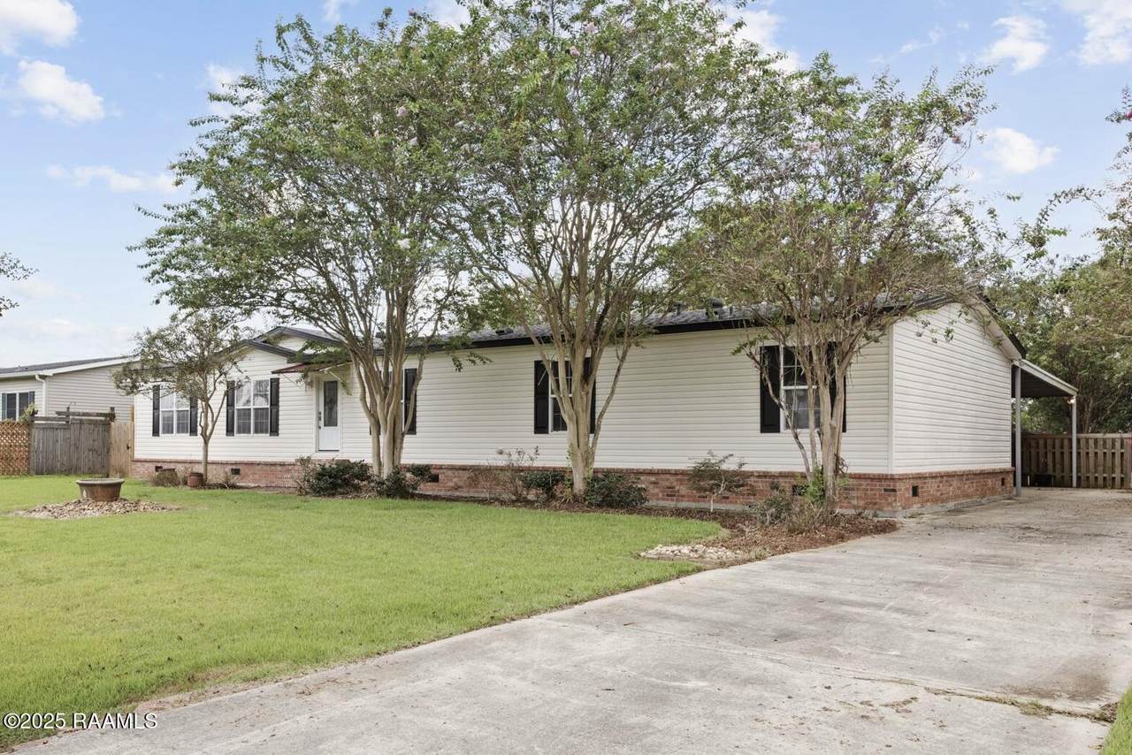 117 Glenfield Drive - Photo 1