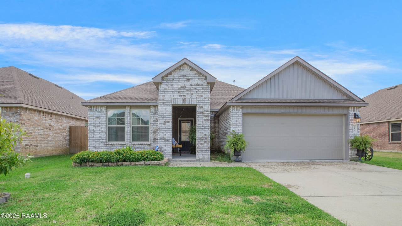 110 Northern Oak Drive - Photo 1