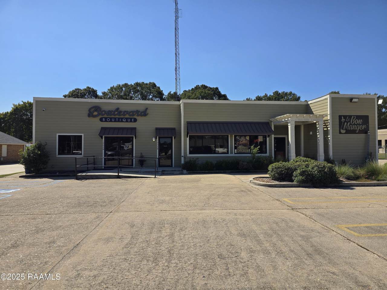 1902 Veterans Memorial Drive - Photo 1