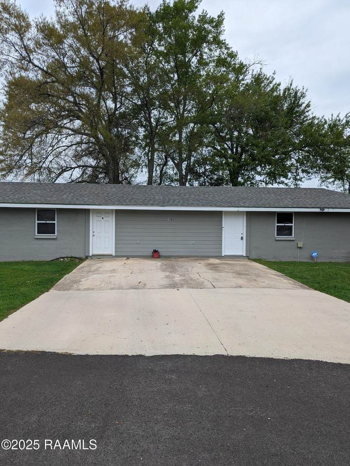 318 Auburn Drive - Photo 1