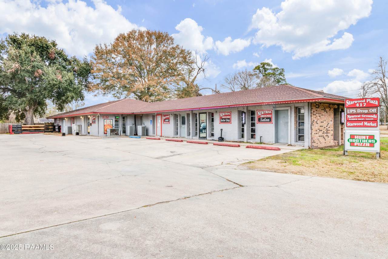 417 Evangeline Thruway - Photo 1