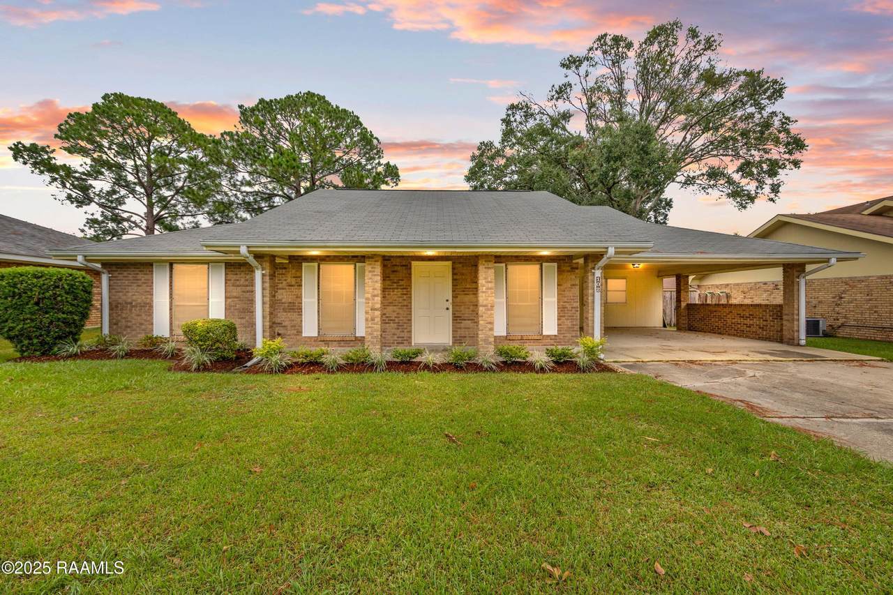 102 Wisteria Drive - Photo 1