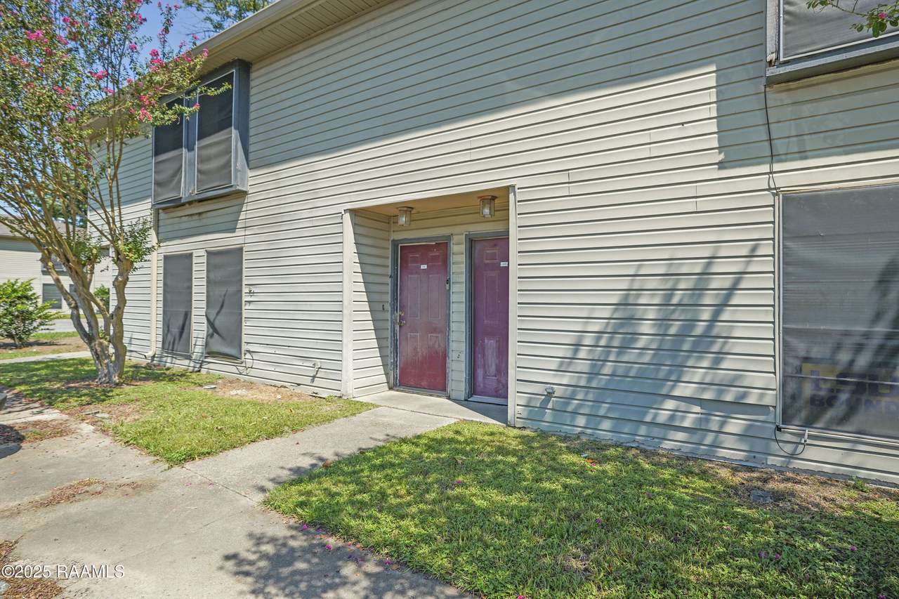 155 High Meadows Boulevard - Photo 1