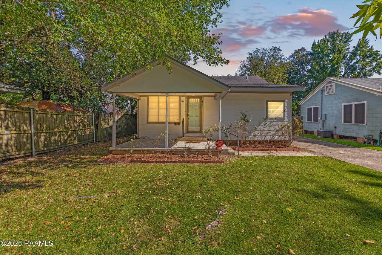 307 Ash Street - Photo 1