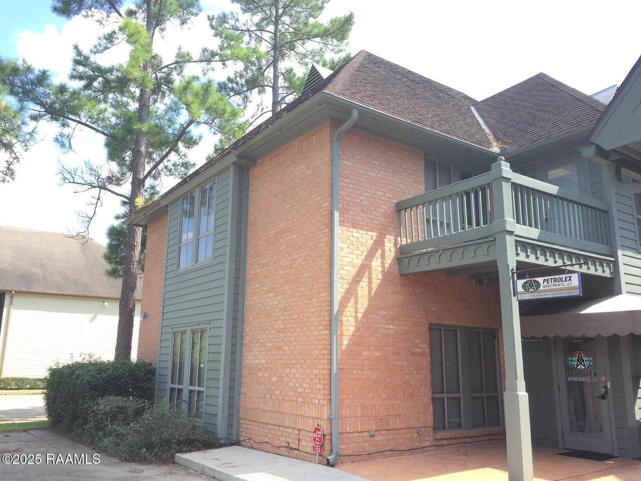 123 Ridgeway Drive - Photo 1