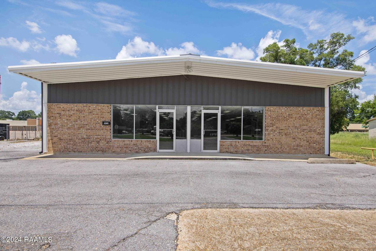 1950 Laurel Avenue - Photo 1