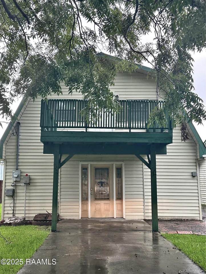 1006 Dupuis Street - Photo 1