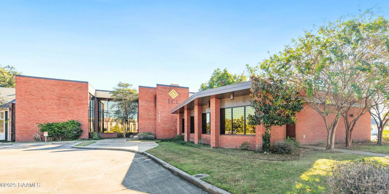 1605 Pinhook Road - Photo 1