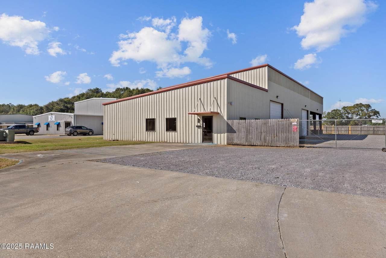 114 Windfall Drive - Photo 1