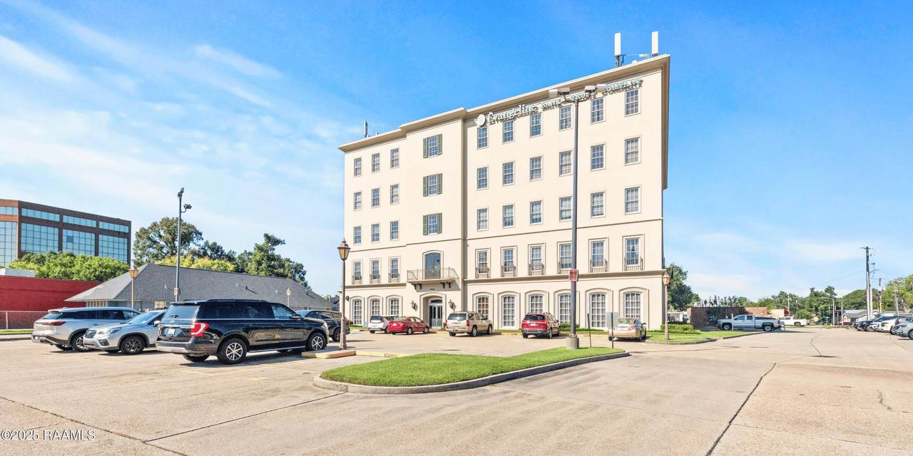 700 St John Street - Photo 1