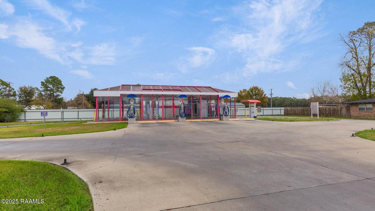 810 Main Street - Photo 1