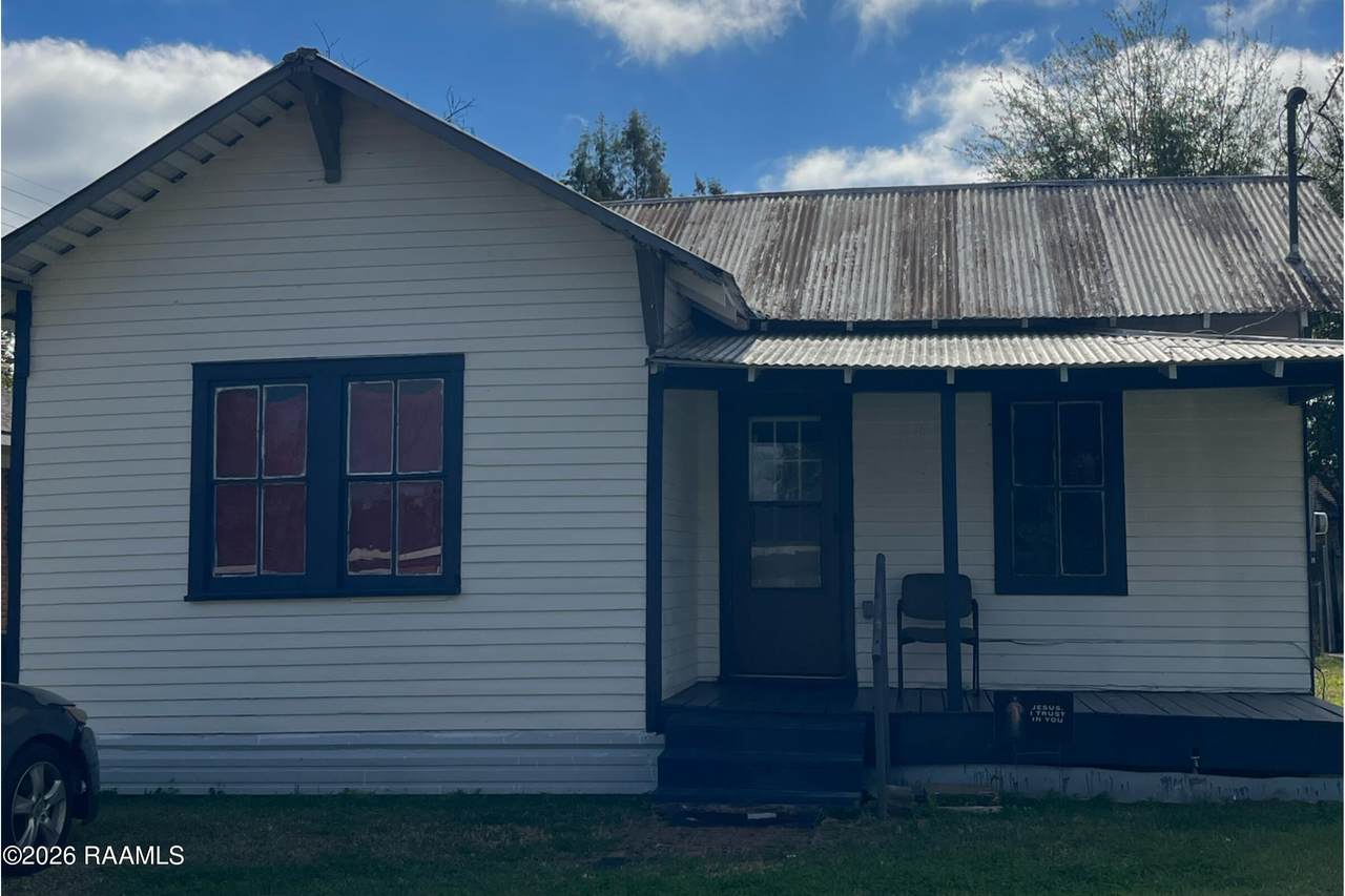 316 Foch Street - Photo 1