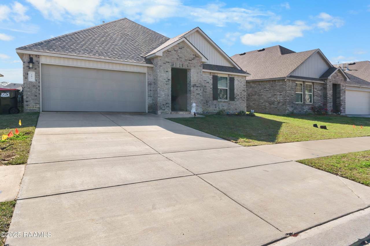 204 White Pine Drive - Photo 1