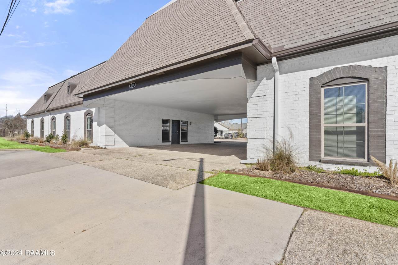 516 Verot School Road - Photo 1