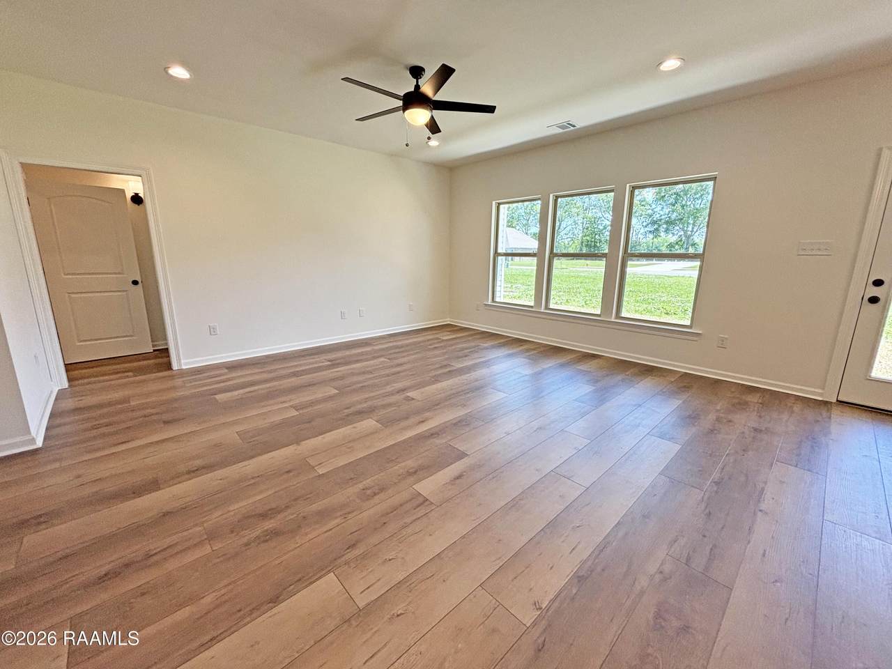 https://bt-photos.global.ssl.fastly.net/acadiana/orig_boomver_1_2600001192-2.jpg