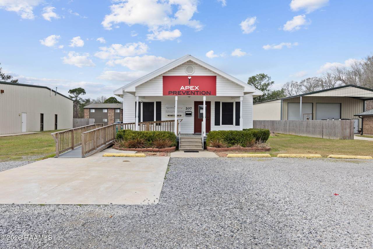 207 Luke Street - Photo 1