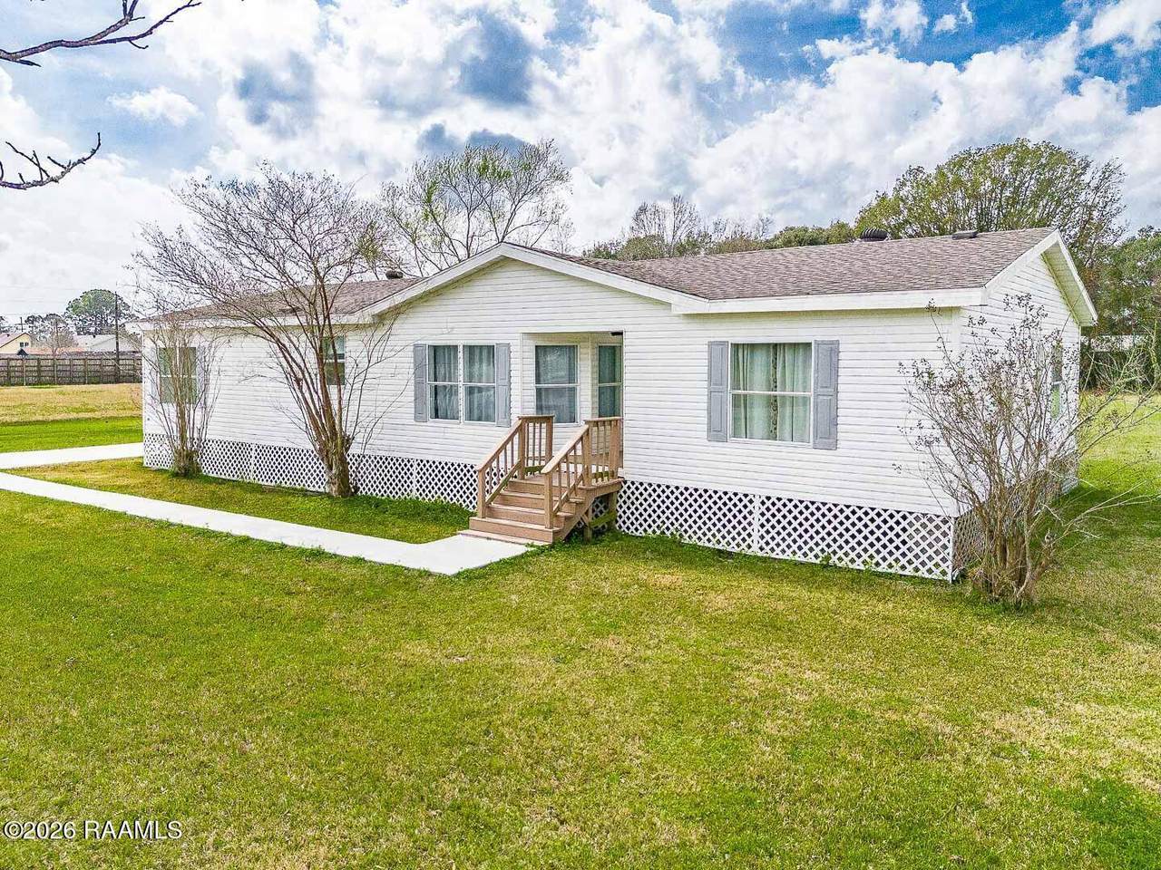 135 Fremont Drive - Photo 1