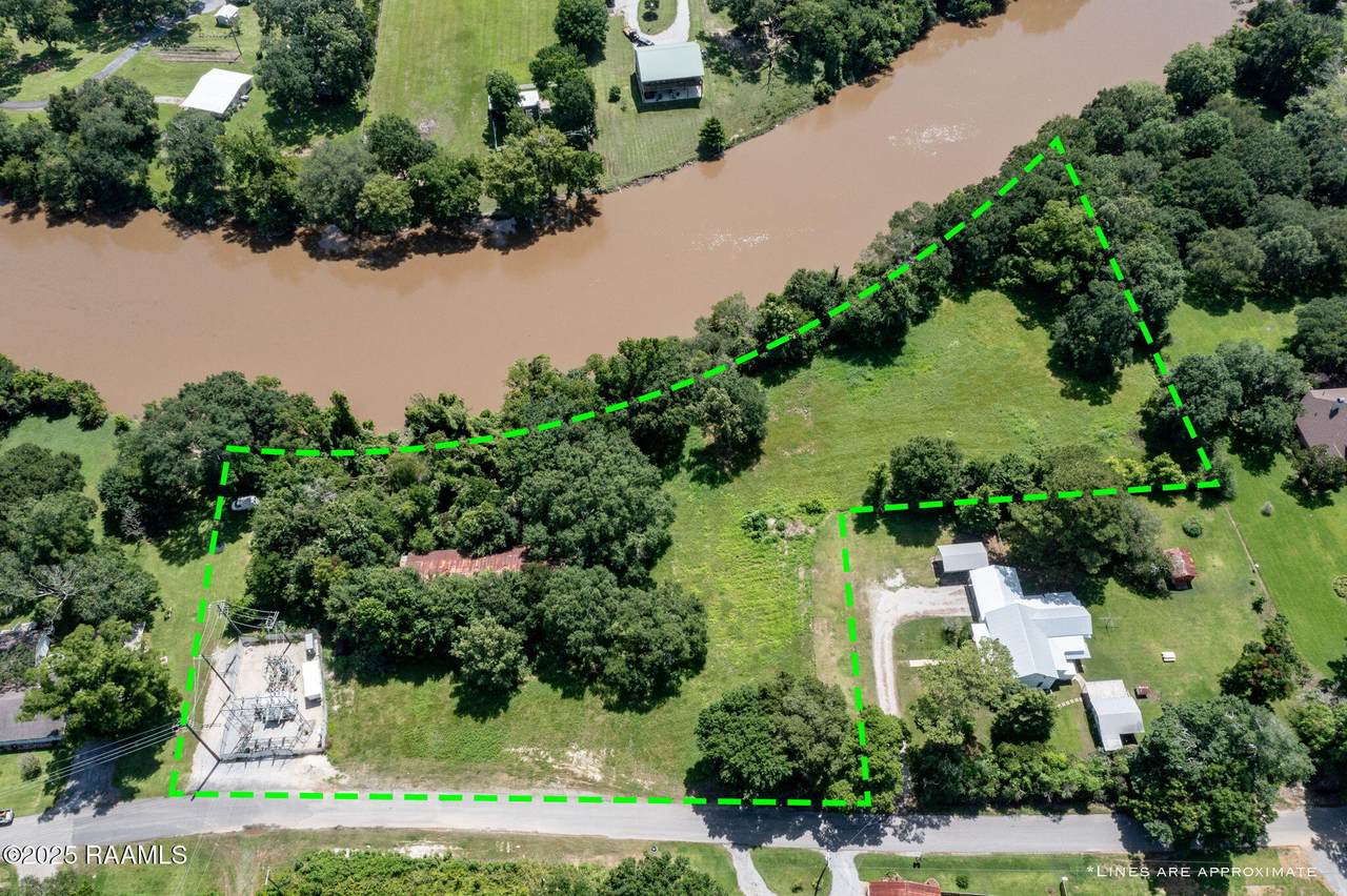 4013 Woodlawn Road - Photo 1