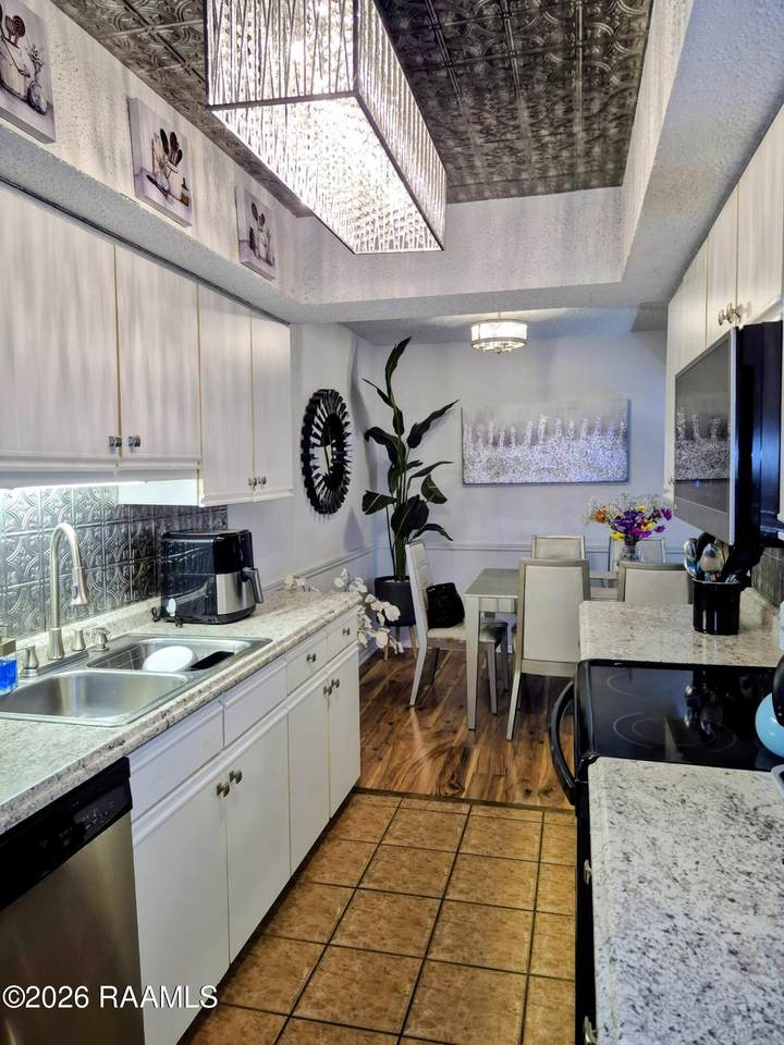 https://bt-photos.global.ssl.fastly.net/acadiana/1280_boomver_1_2600002875-2.jpg