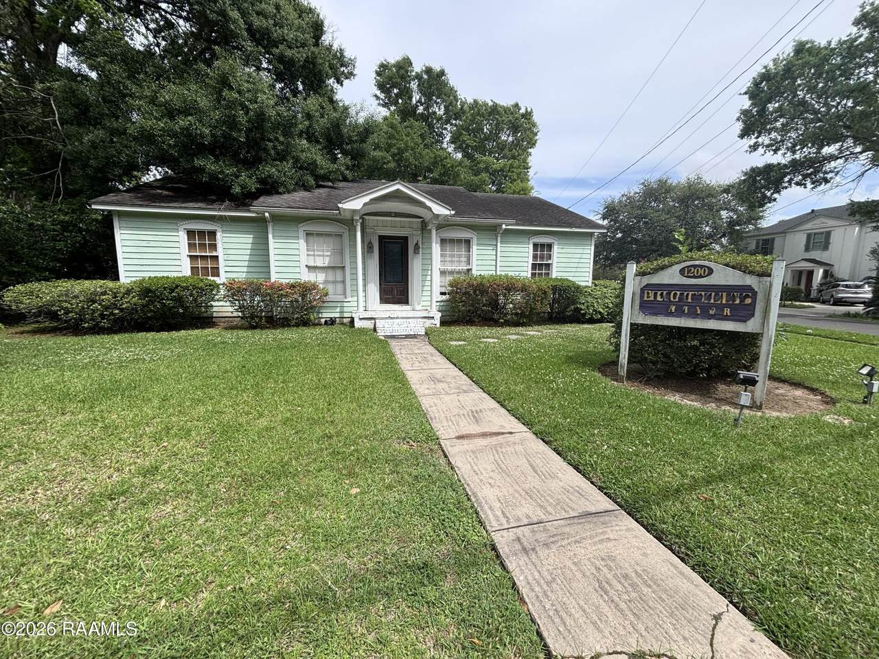 https://bt-photos.global.ssl.fastly.net/acadiana/1280_boomver_1_2600003105-2.jpg