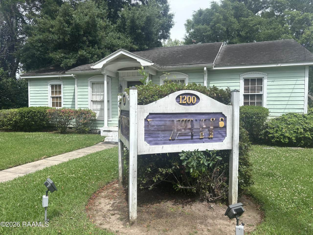 https://bt-photos.global.ssl.fastly.net/acadiana/1280_boomver_1_2600003105-2.jpg