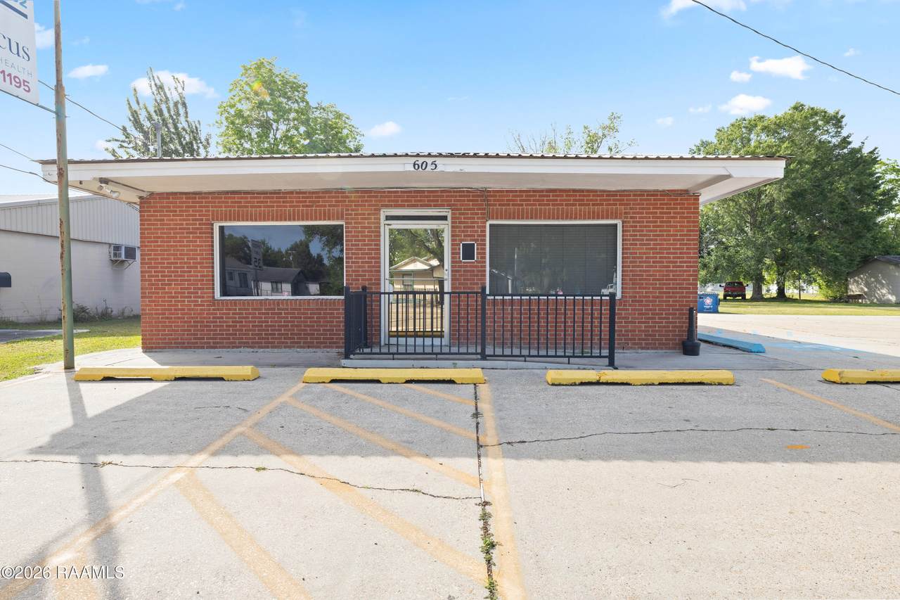 605 Lewis Street - Photo 1