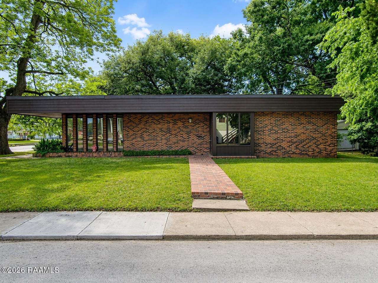 301 Julia Street - Photo 1