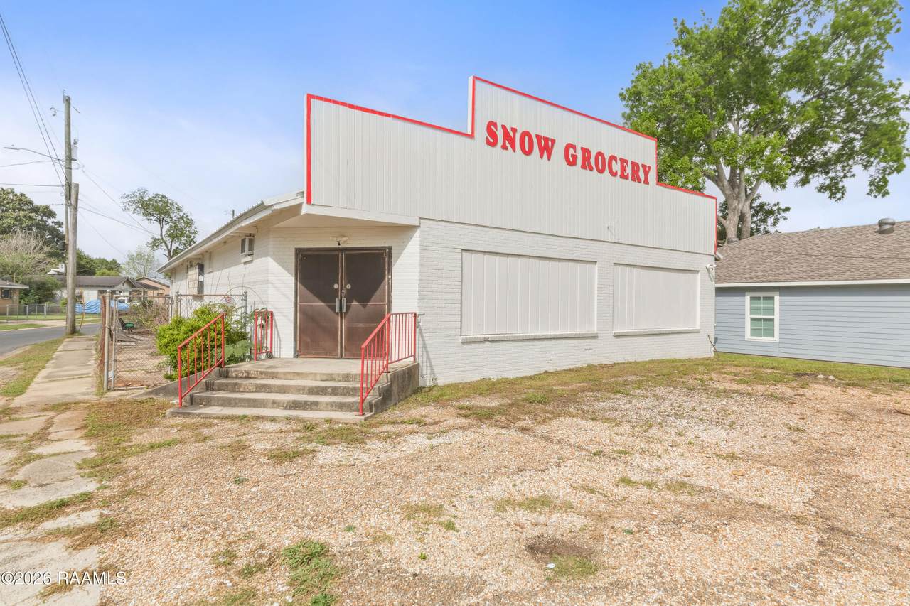 520 Magnolia Street - Photo 1