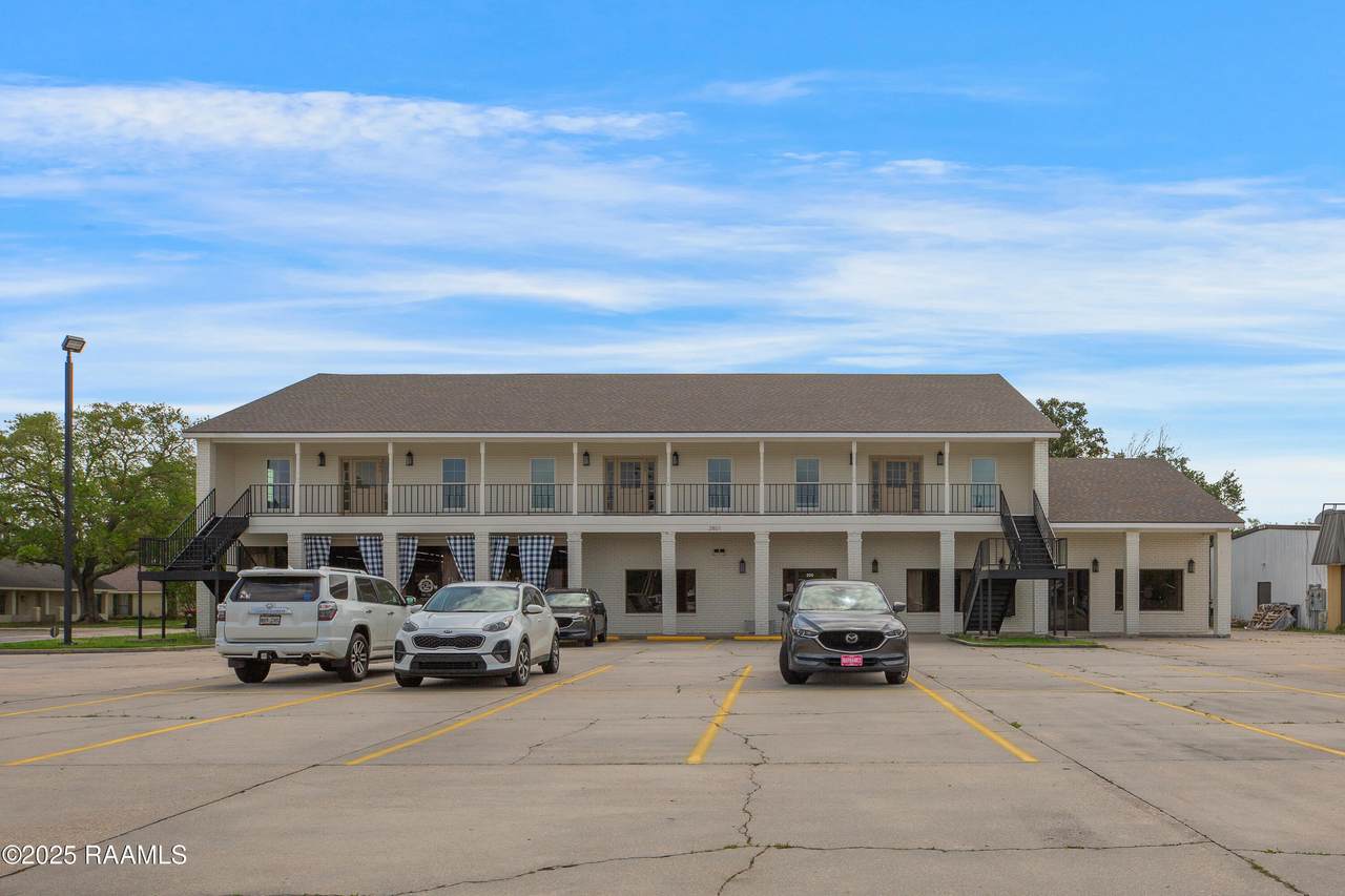 2801 Kaliste Saloom Road - Photo 1
