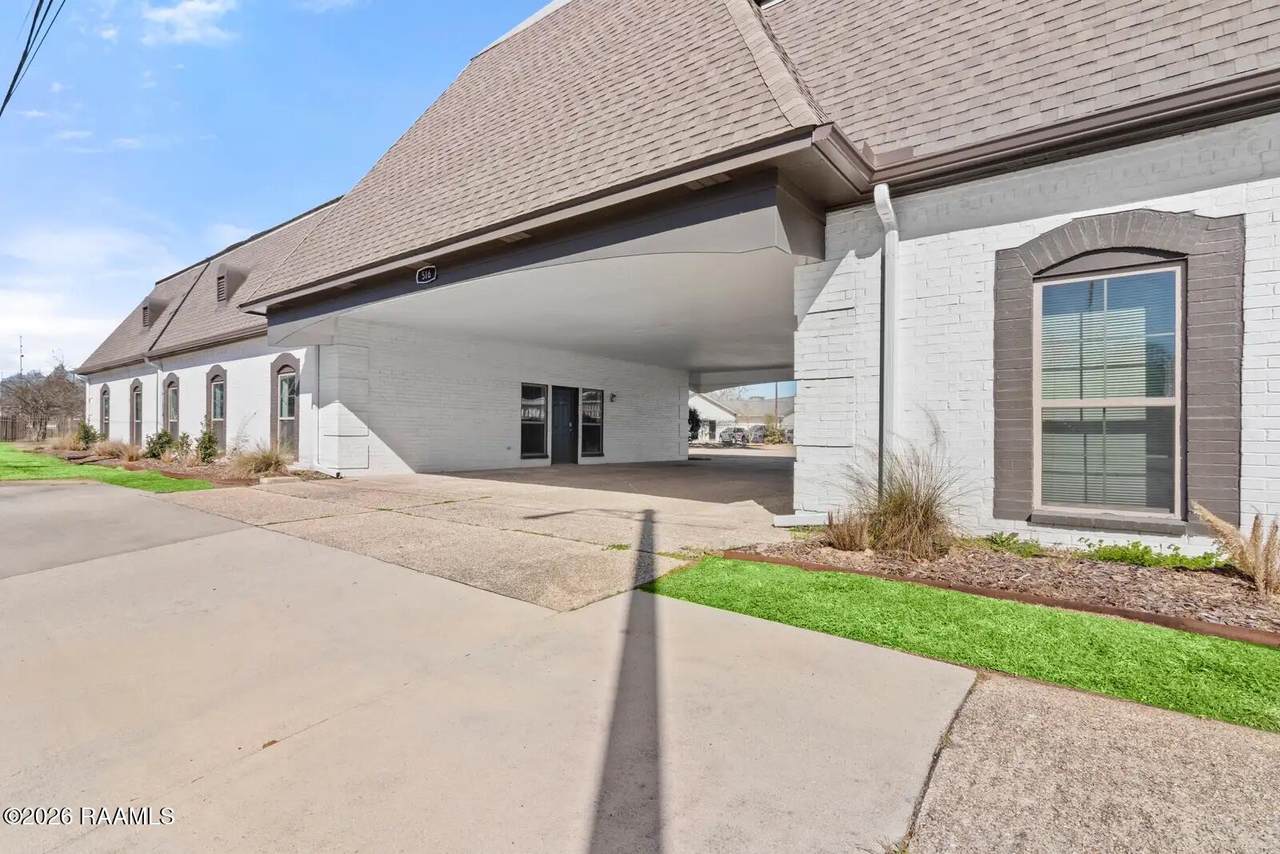 516 Verot School Road - Photo 1