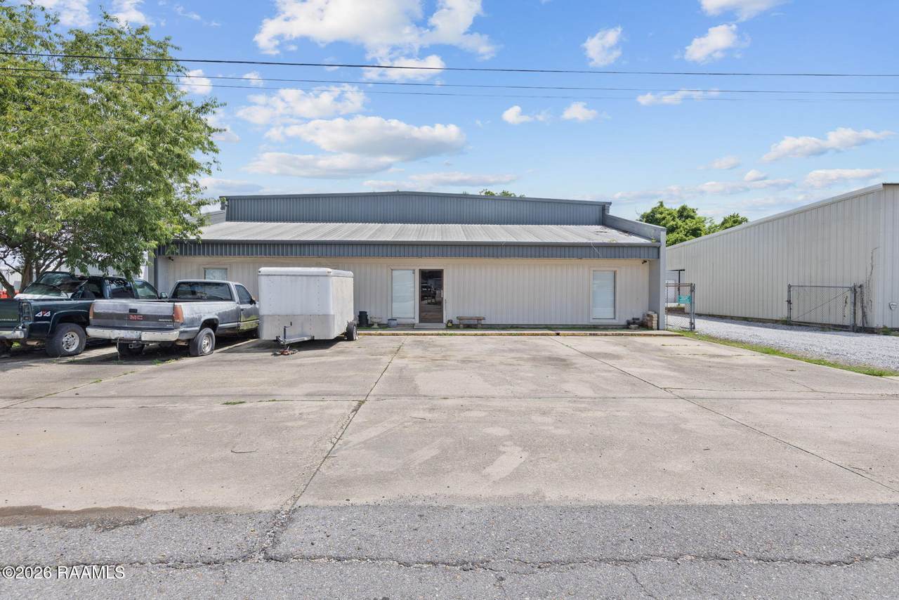 405 Mecca Street - Photo 1