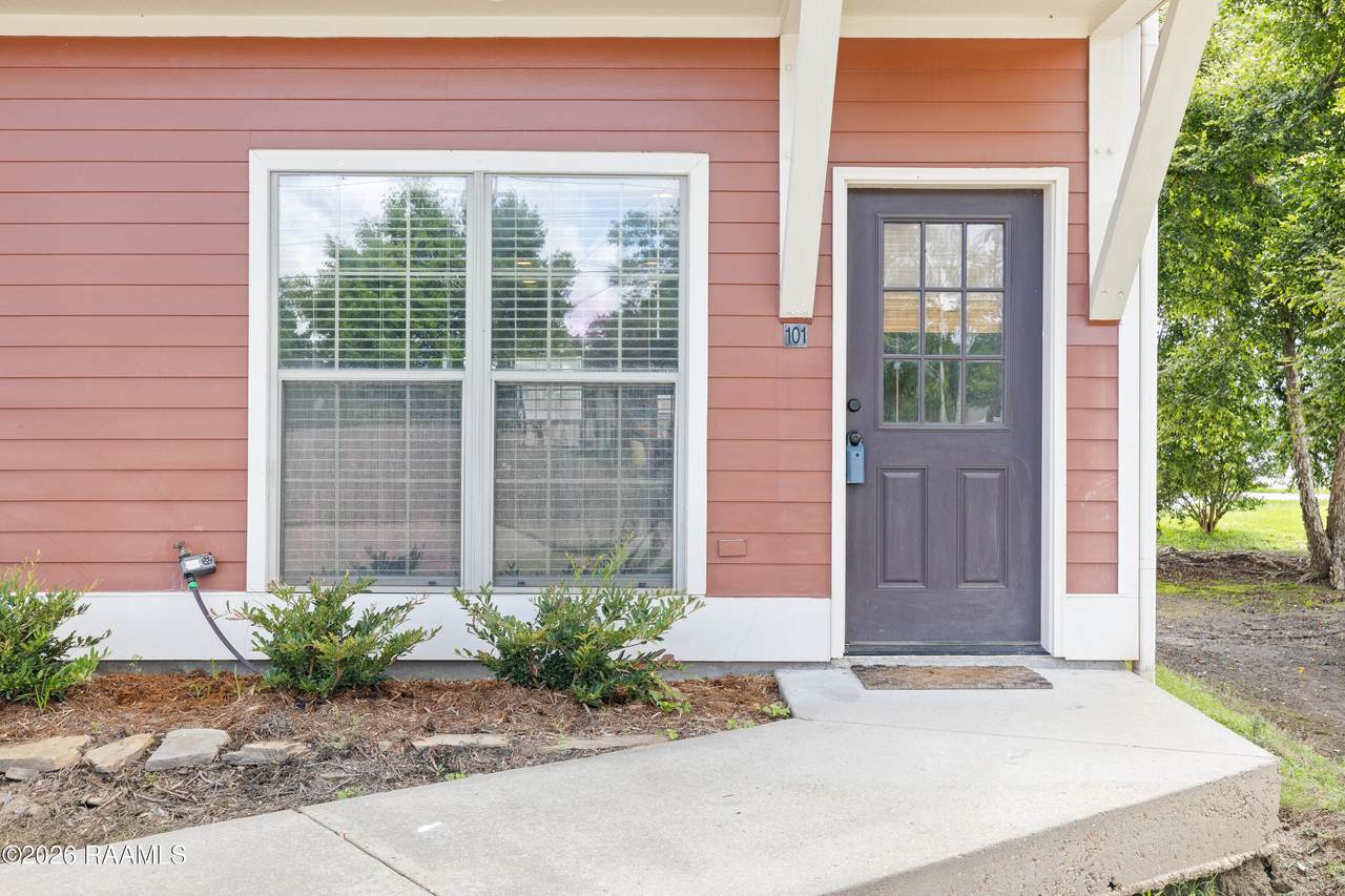 2202 Johnston Street - Photo 1