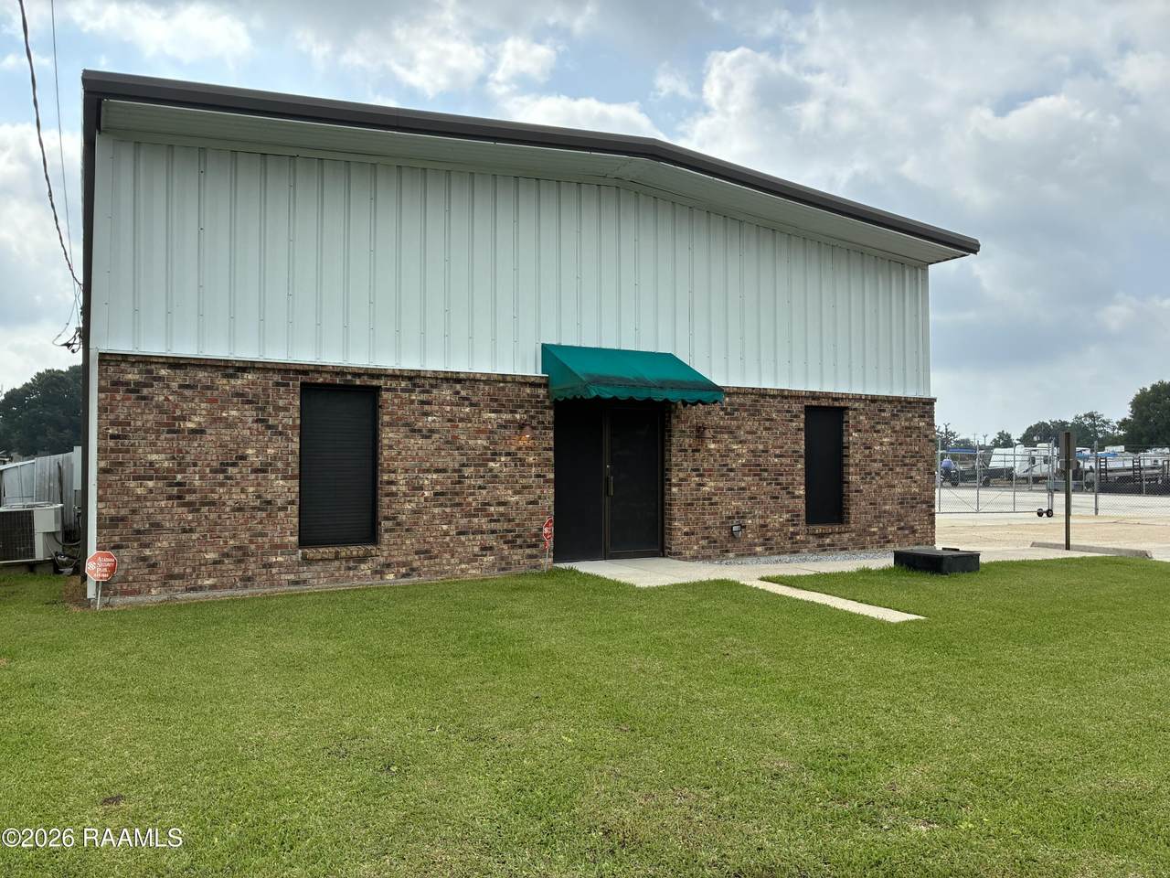 202 Cardinal Drive - Photo 1