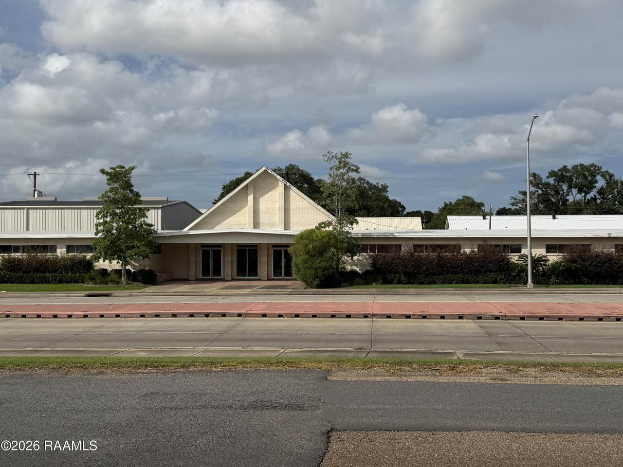 111 Camellia Boulevard - Photo 1