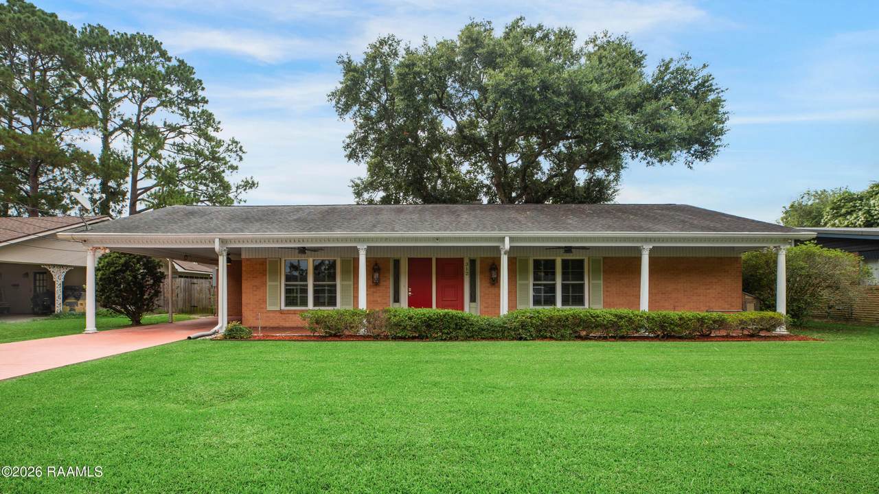 312 Dahlia Street - Photo 1