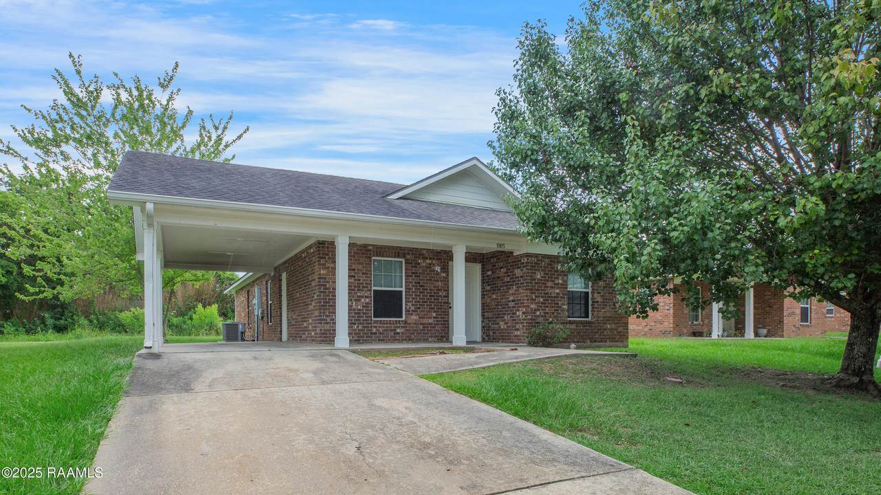 809 West End Drive - Photo 1