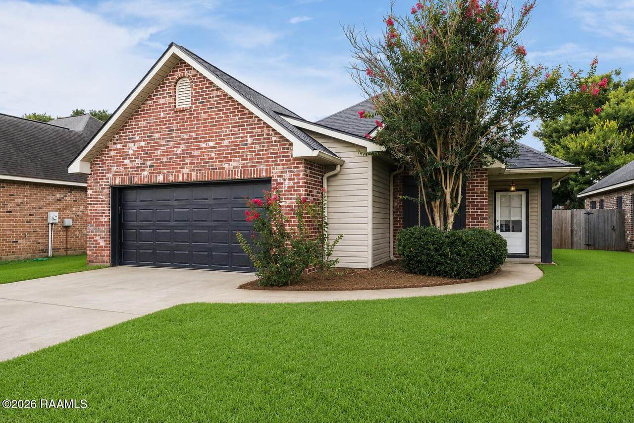 213 Colchester Drive - Photo 1