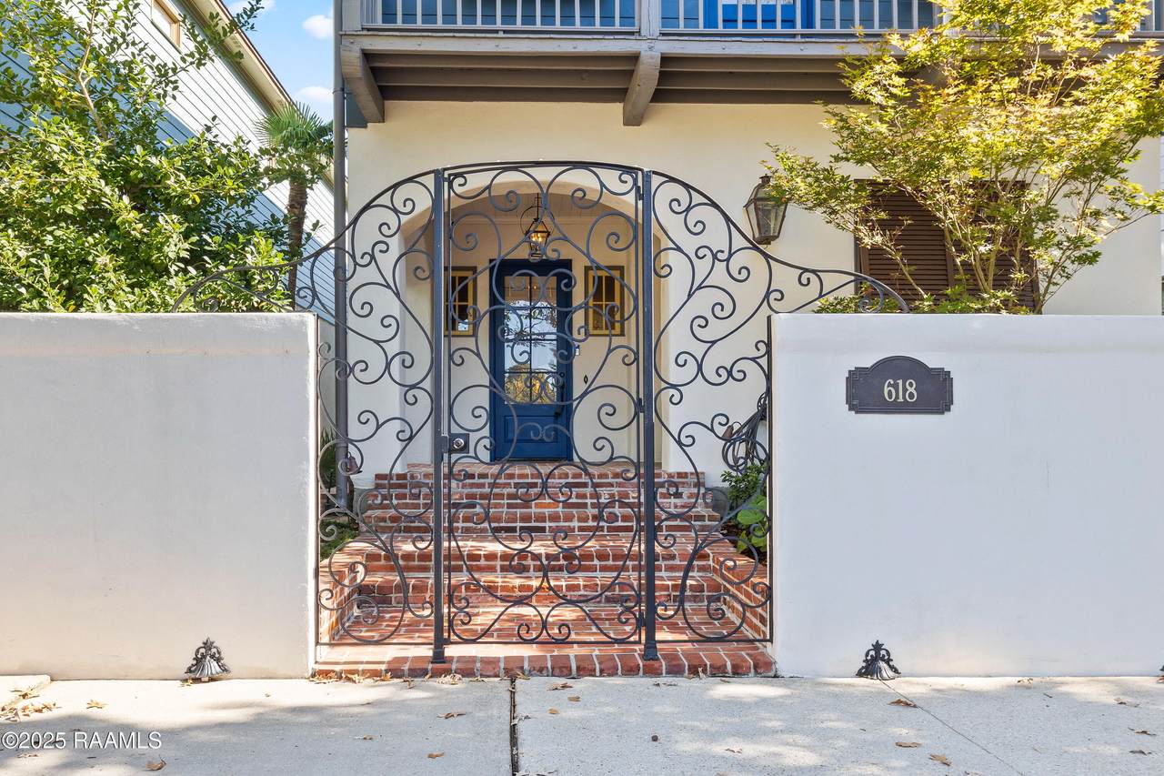 https://bt-photos.global.ssl.fastly.net/acadiana/1280_boomver_1_2600006113-2.jpg
