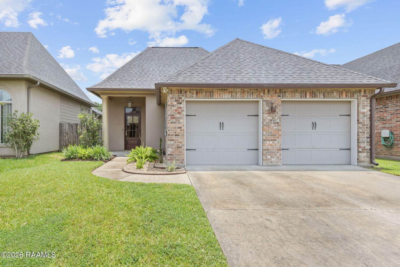 107 Barataria Bay Point - Photo 1