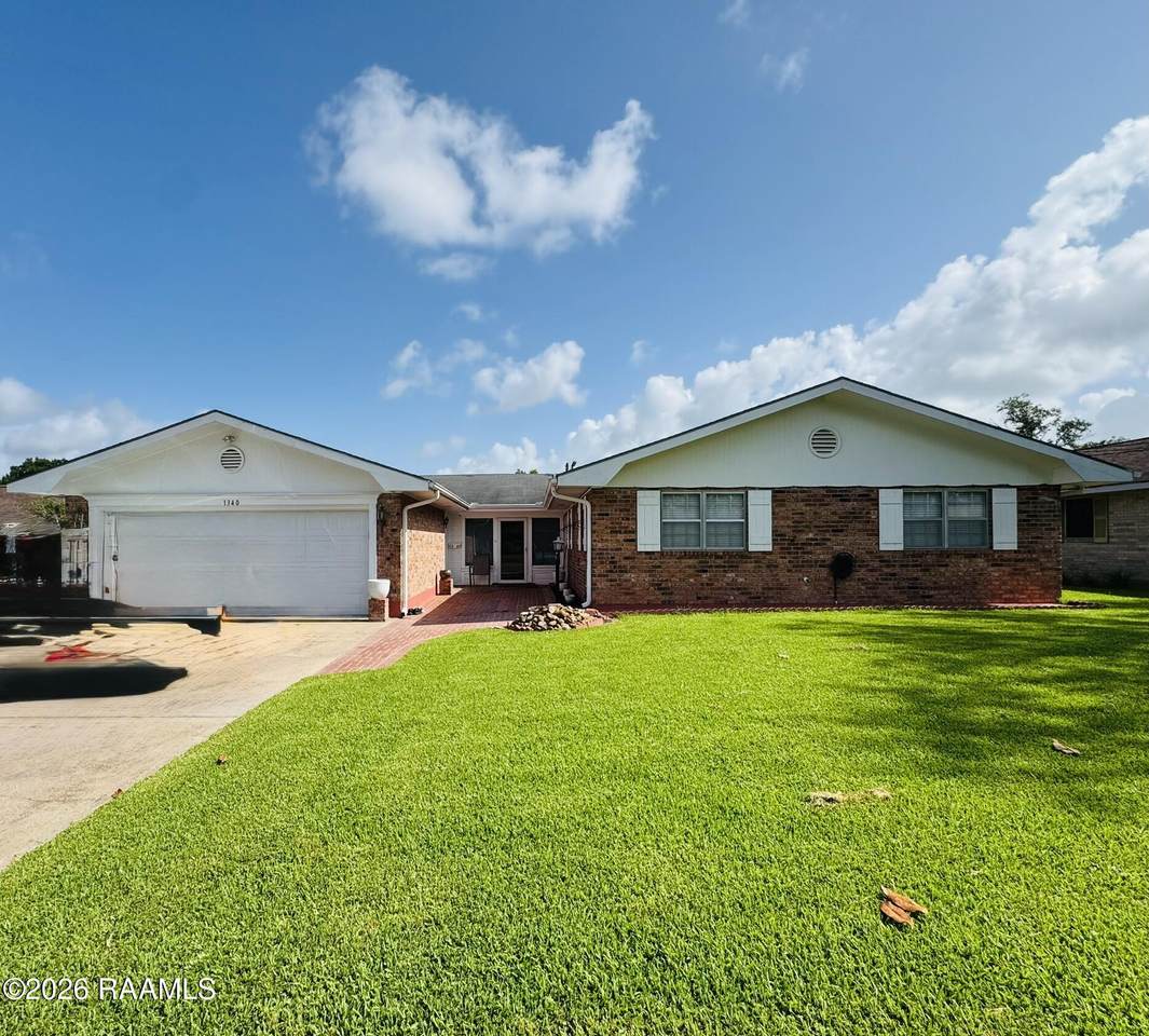 1340 Oak Avenue - Photo 1