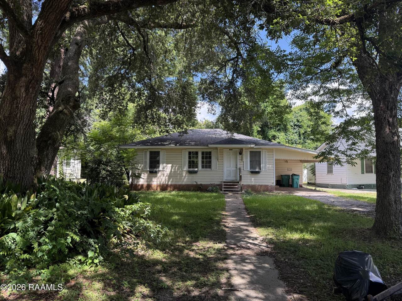 1426 Cherokee Drive - Photo 1
