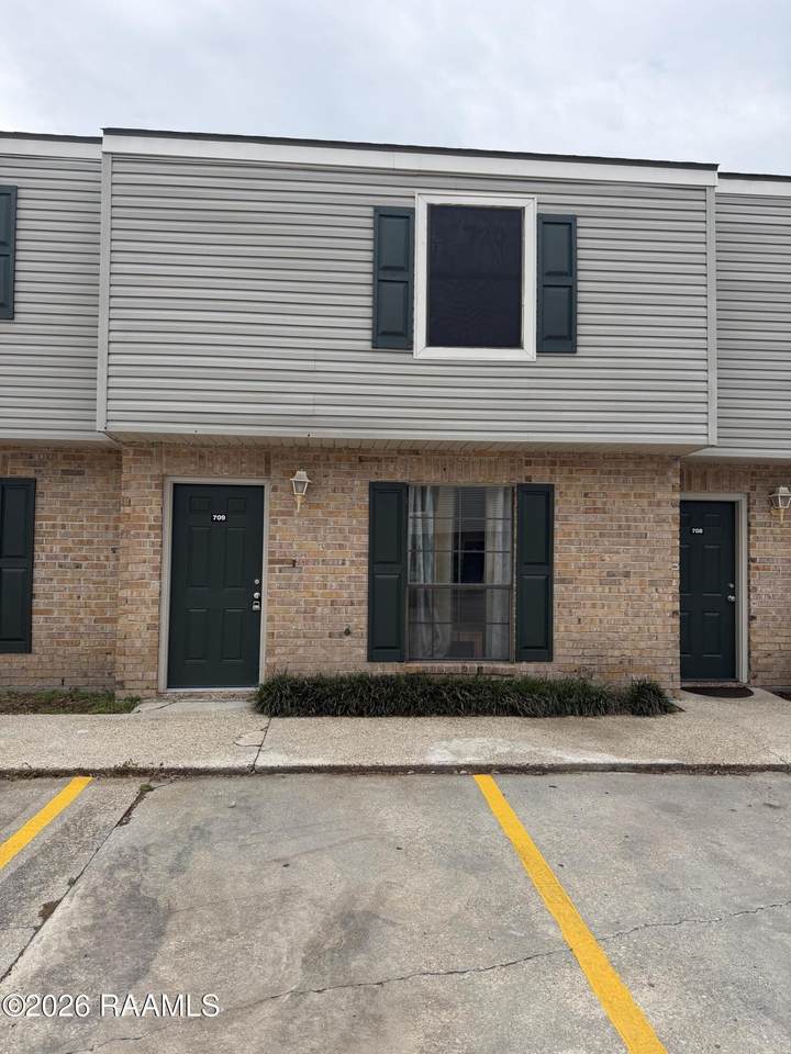 100 Winchester Drive - Photo 1