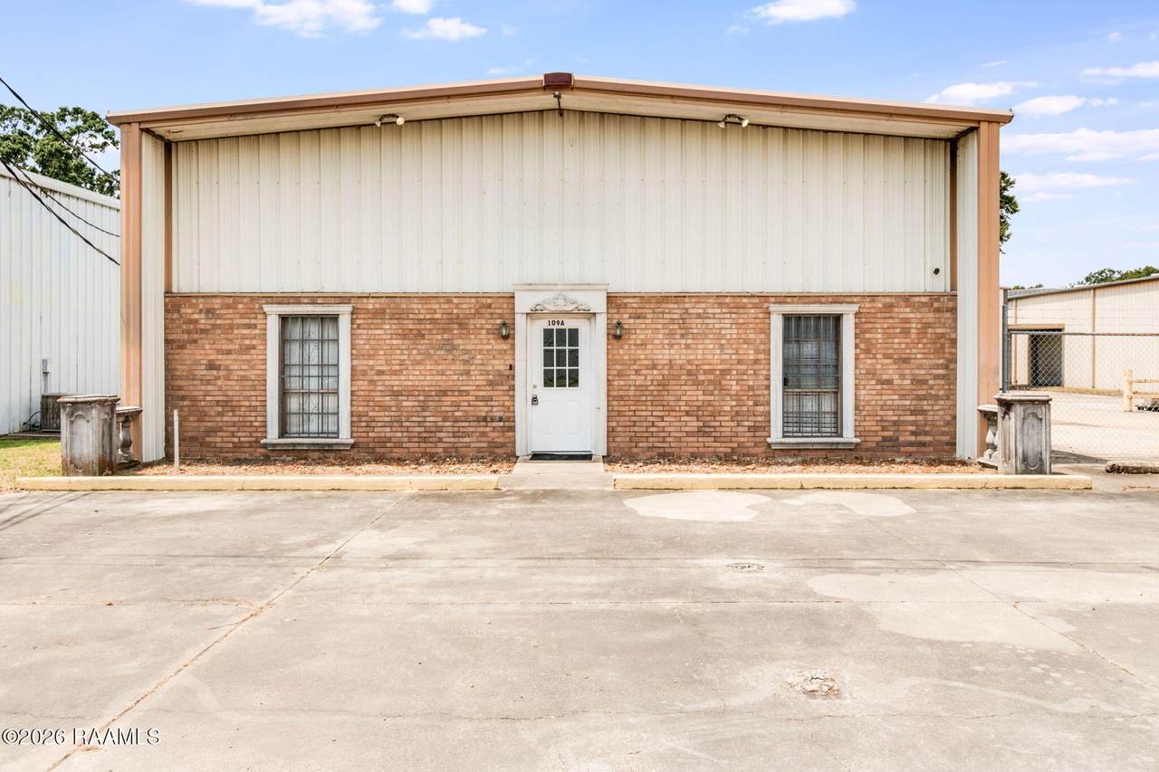 109 A Balboa Drive - Photo 1