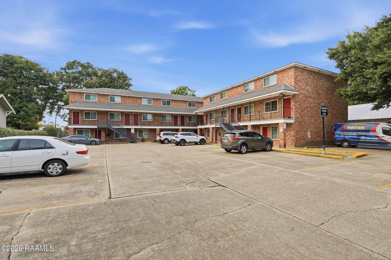 208 General Gardner Avenue - Photo 1
