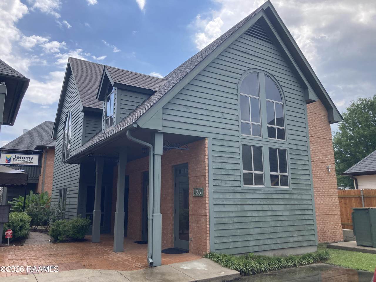 125 Ridgeway Drive - Photo 1