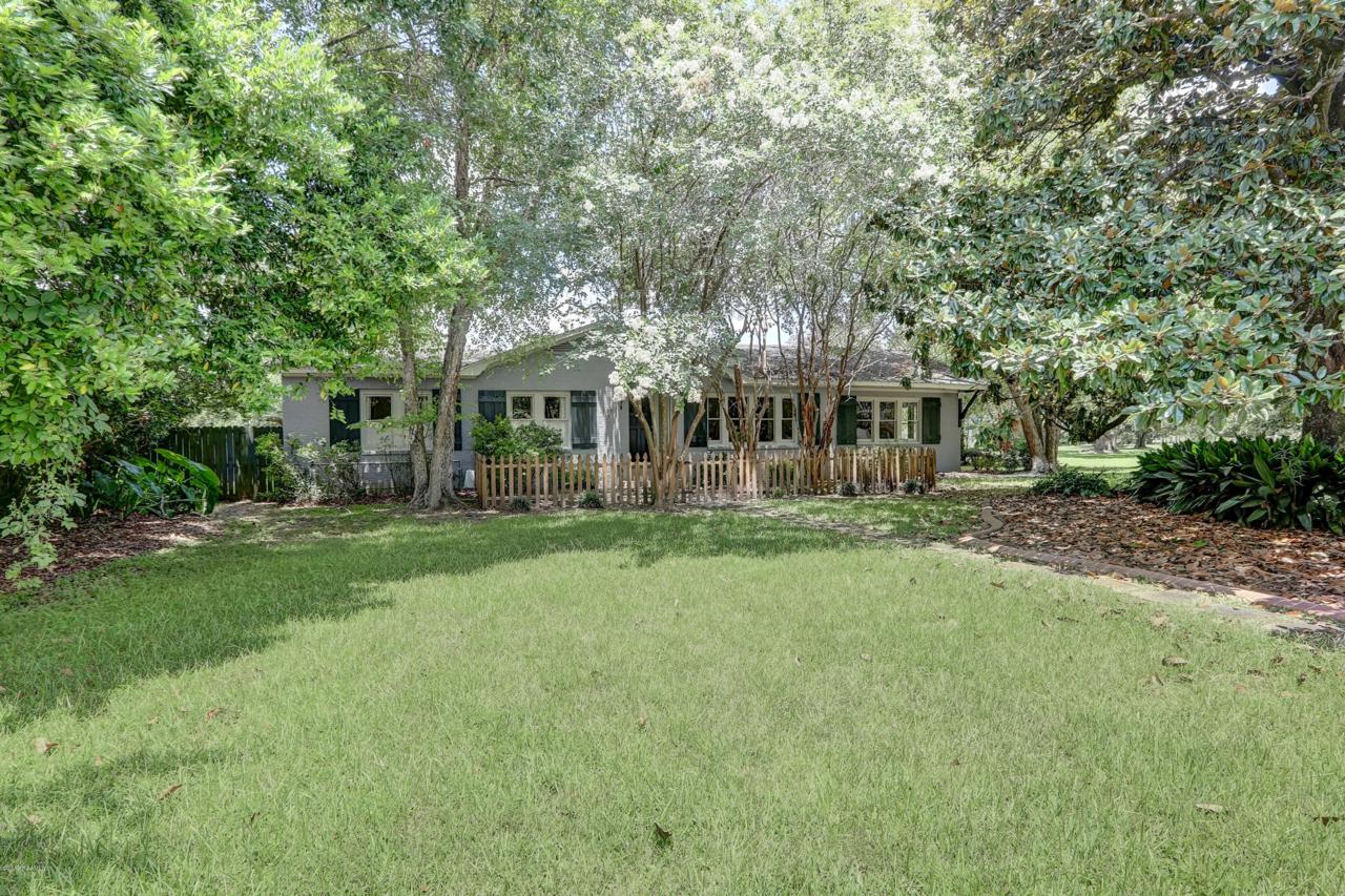 400 Marguerite Boulevard - Photo 1