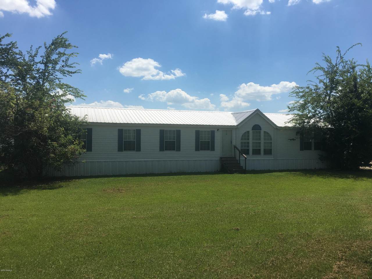 105 Facade - Photo 1