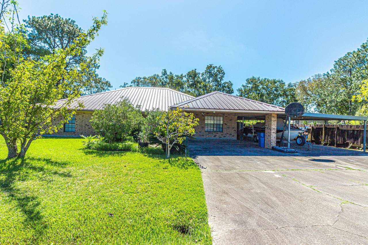 140 Allister Road - Photo 1